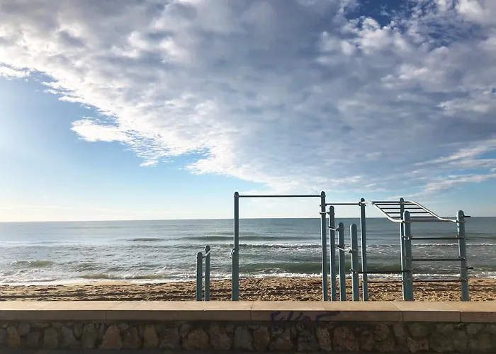 Lovely Seaside Apartment In Front Of Calafell Beach And Cunit Beach